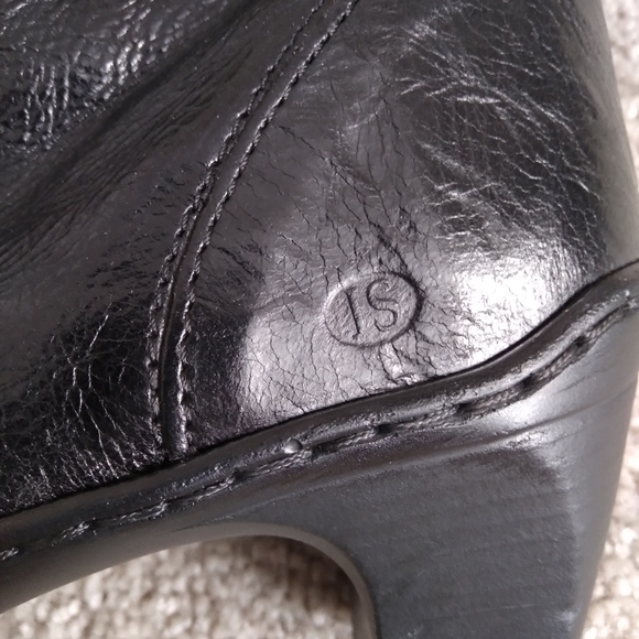 Women's Black Leather Boots - Picture 6 of 8